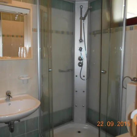 Konukevi Triple 13591a 3*